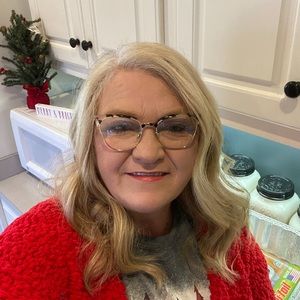 Meet your Posher, Sharon